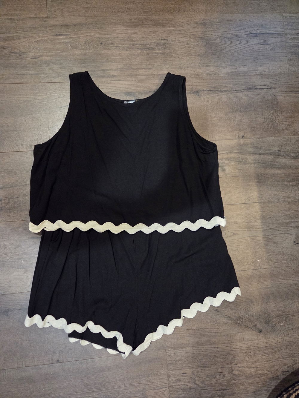 Black Sleeveless Two-Piece Set with Cream Trim